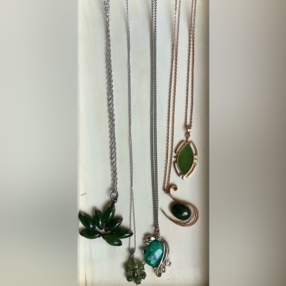 New vintage jade lotus or leaf large statement pendant necklace - Picture 15 of 16